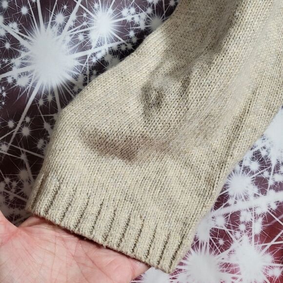 Christmas Sweater - Picture 3 of 12